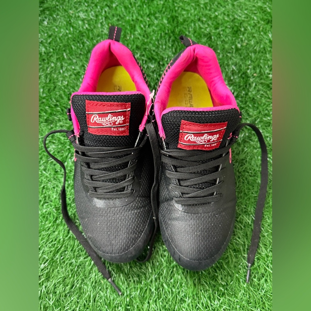 Rawlings Girls Black Shoes with Pink Highlights Size 1.5D